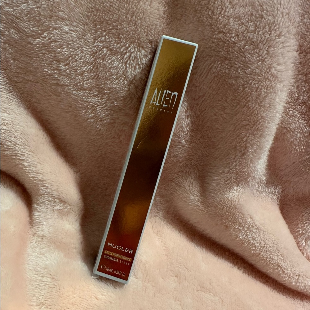 Alien Travel fragrance